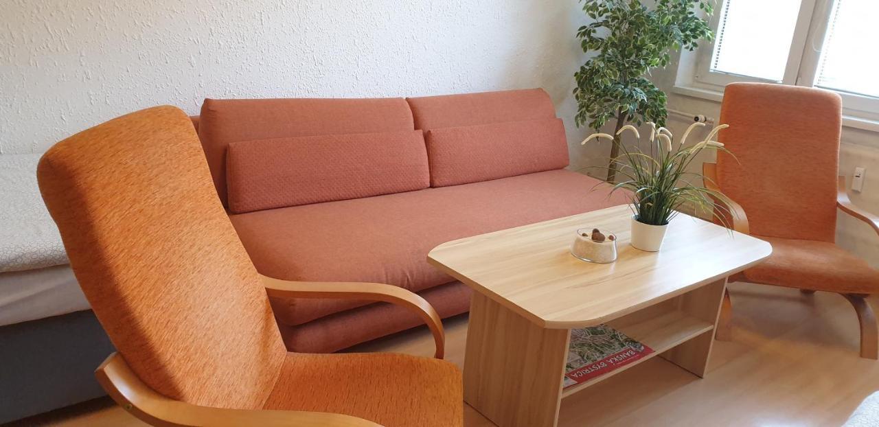 Apartman Bystrica City & Parking Банска-Бистрица Экстерьер фото