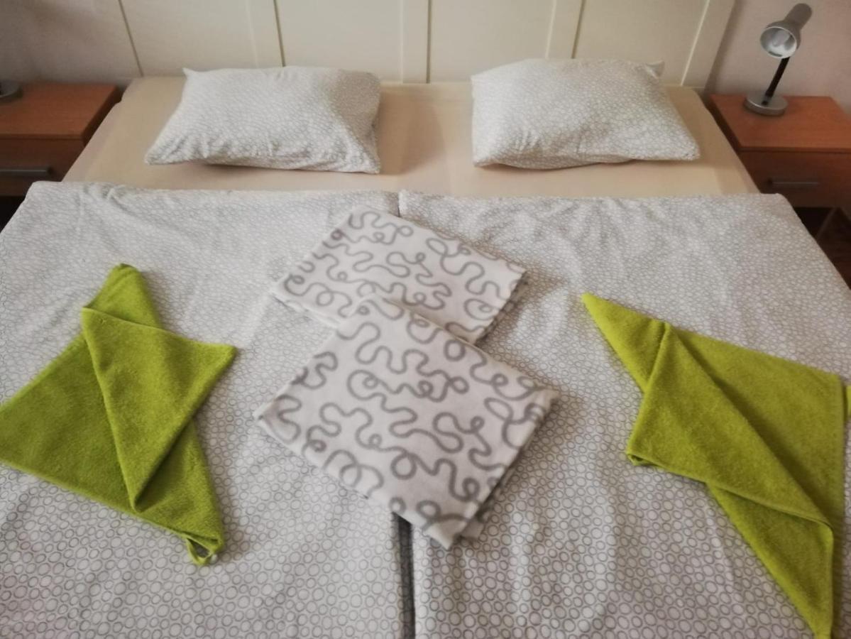 Apartman Bystrica City & Parking Банска-Бистрица Экстерьер фото